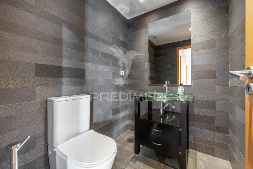 Apartamento T5 para Venda em Paranhos Foto 16