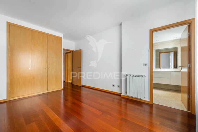 Apartamento T5 para Venda em Paranhos Foto 20