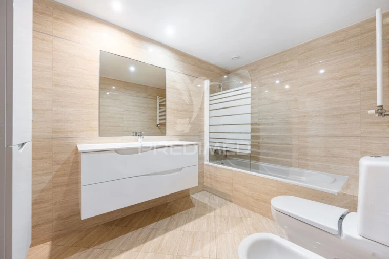 Apartamento T5 para Venda em Paranhos Foto 19