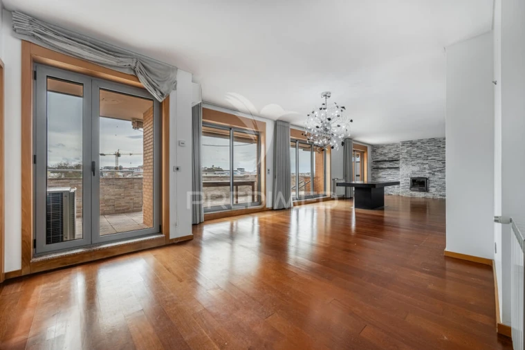 Apartamento T5 para Venda em Paranhos Foto 2