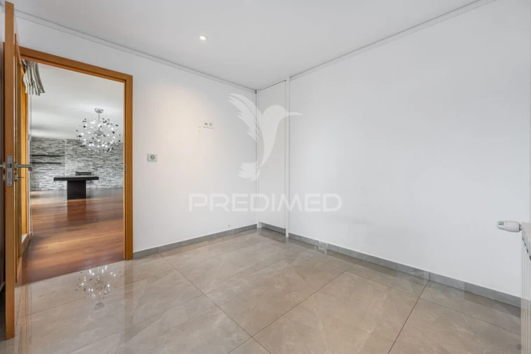 Apartamento T5 para Venda em Paranhos Foto 11