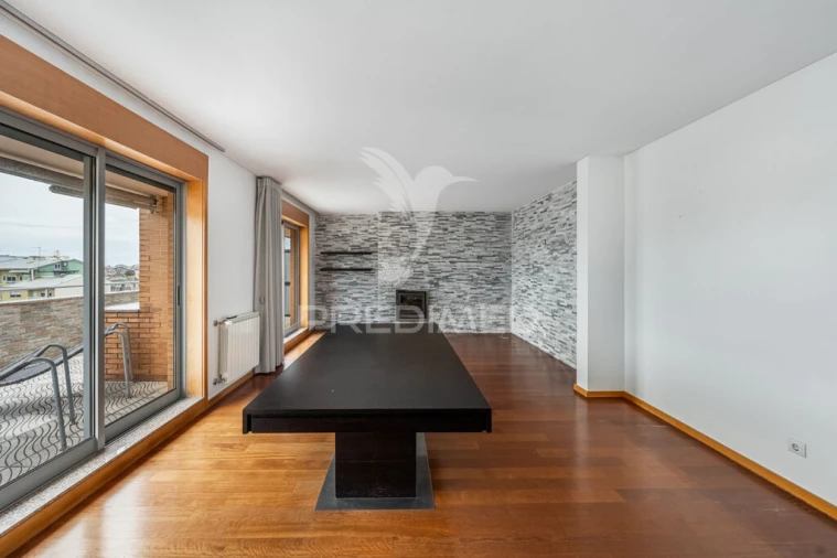 Apartamento T5 para Venda em Paranhos Foto 5