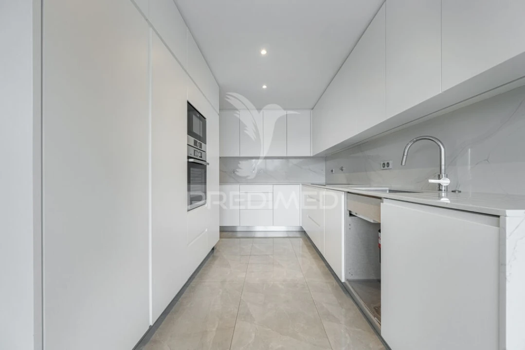 Apartamento T5 para Venda em Paranhos Foto 6