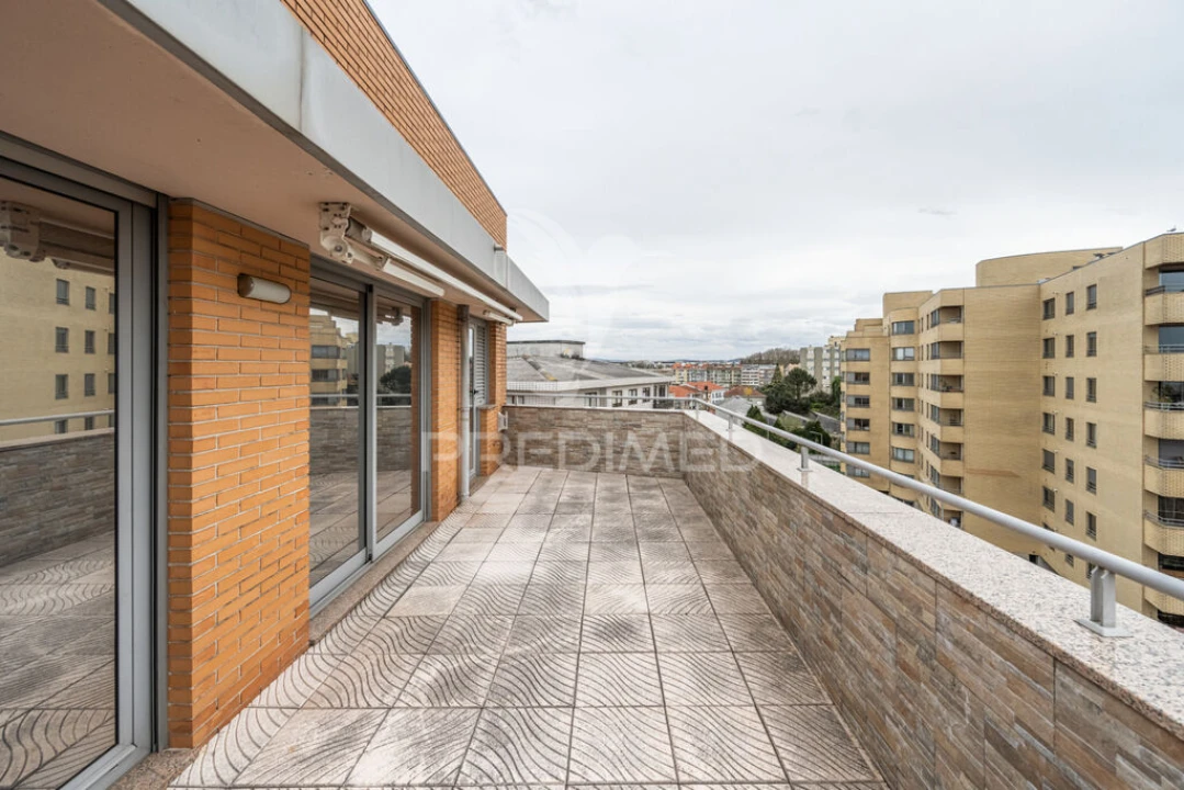 Apartamento T5 para Venda em Paranhos Foto 14