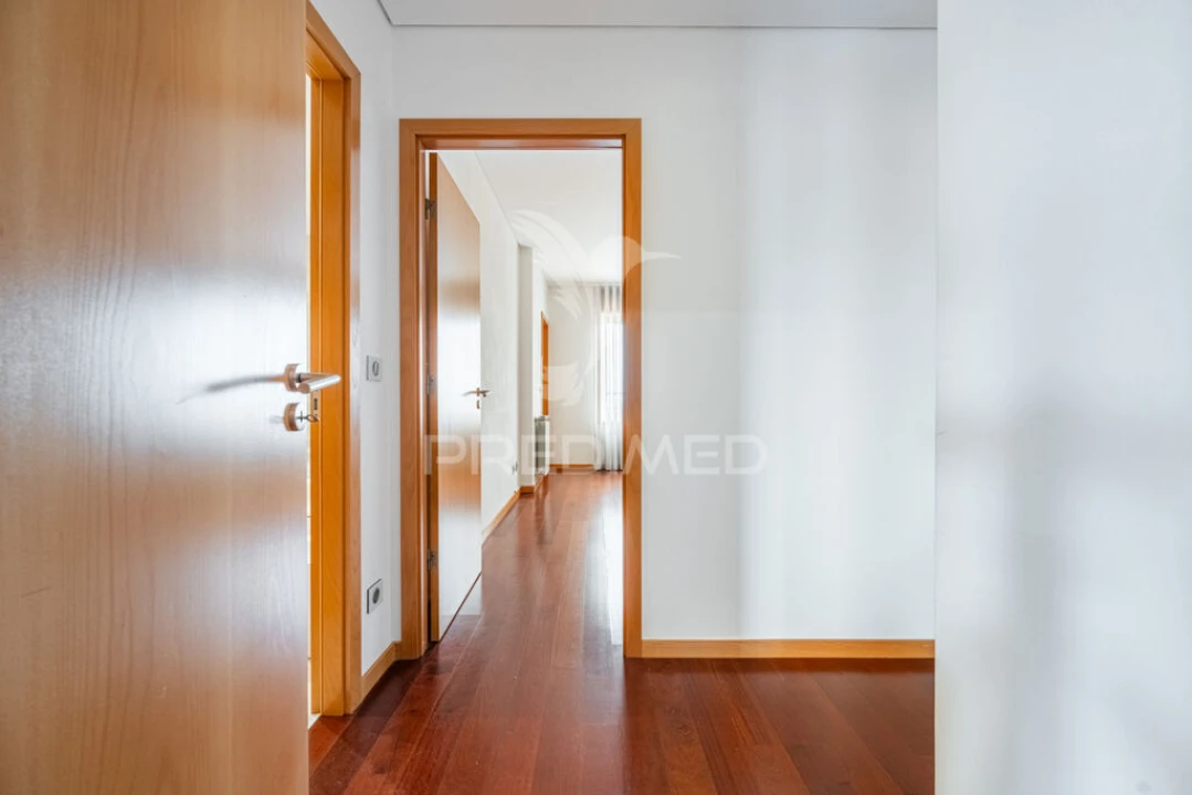 Apartamento T5 para Venda em Paranhos Foto 18