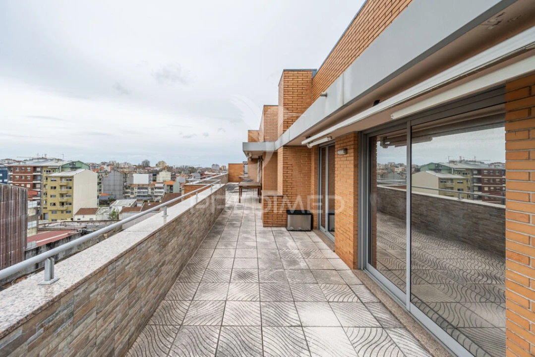 Apartamento T5 para Venda em Paranhos Foto 15