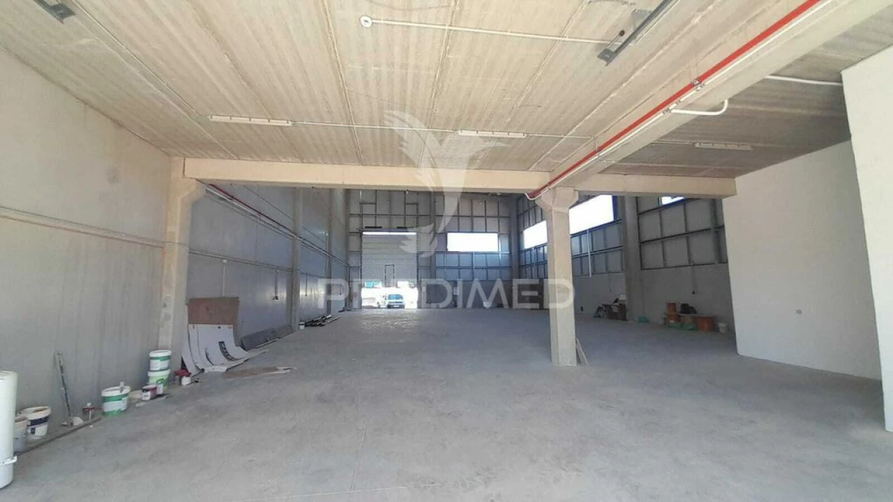 Armazém para Venda em Santo Antão e São Julião do Tojal Foto 11