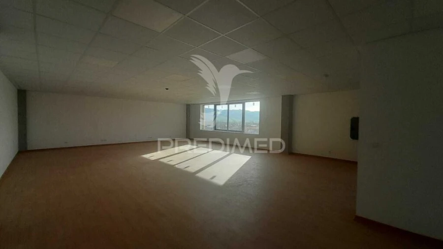 Armazém para Venda em Santo Antão e São Julião do Tojal Foto 15