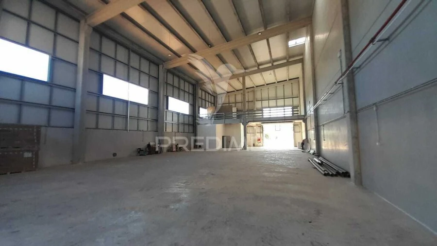 Armazém para Venda em Santo Antão e São Julião do Tojal Foto 10