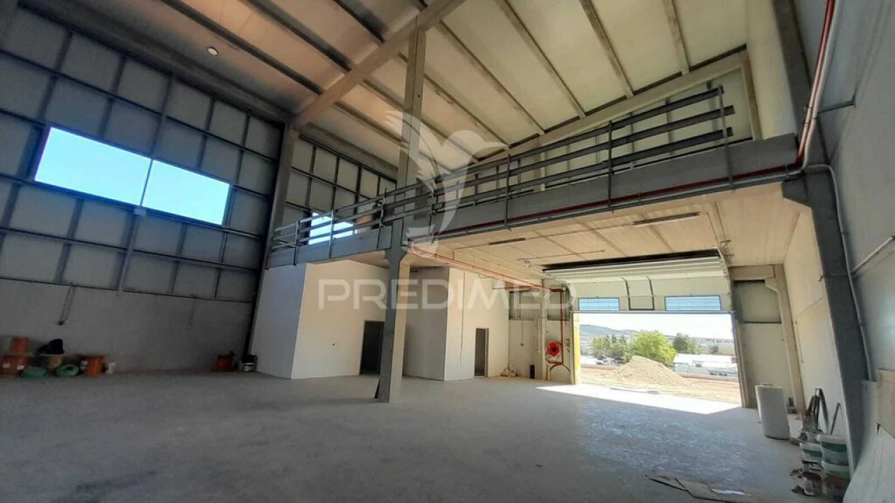 Armazém para Venda em Santo Antão e São Julião do Tojal Foto 7