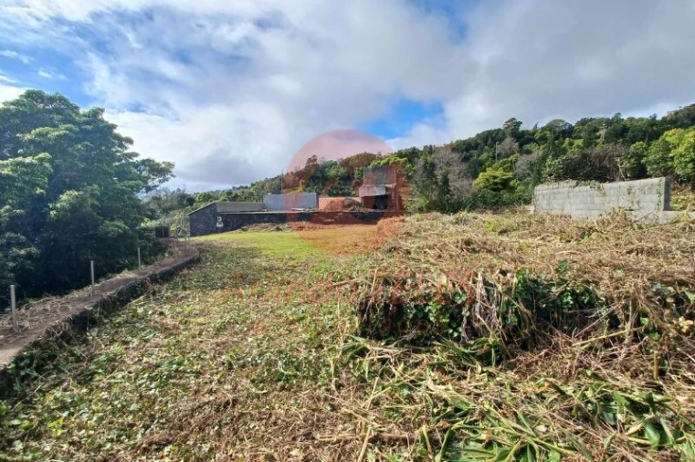 Moradia T2 para Venda em Calheta Foto 8