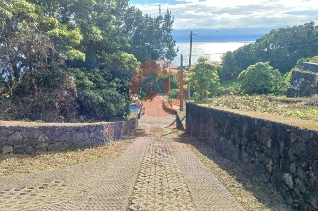 Moradia T2 para Venda em Calheta Foto 25