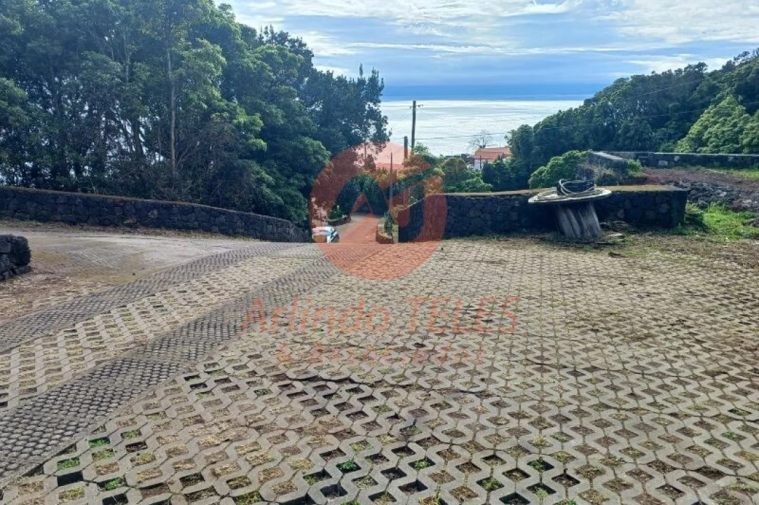 Moradia T2 para Venda em Calheta Foto 4