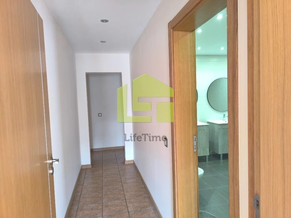 Moradia T5 para Venda em Bidoeira de Cima Foto 11