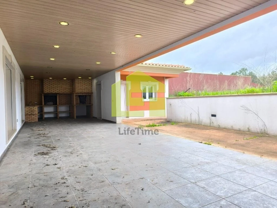 Moradia T5 para Venda em Bidoeira de Cima Foto 36