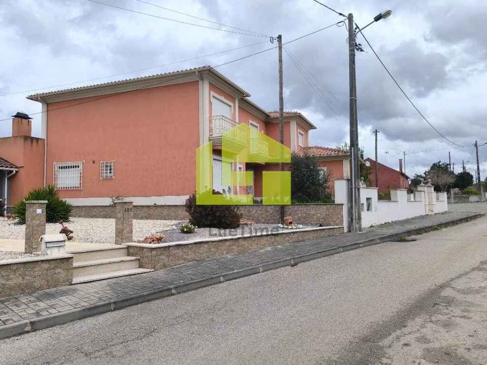 Moradia T5 para Venda em Bidoeira de Cima Foto 52