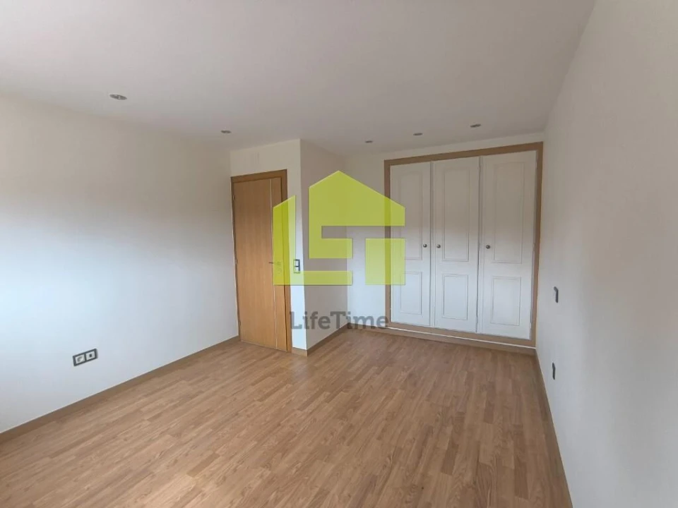 Moradia T5 para Venda em Bidoeira de Cima Foto 26