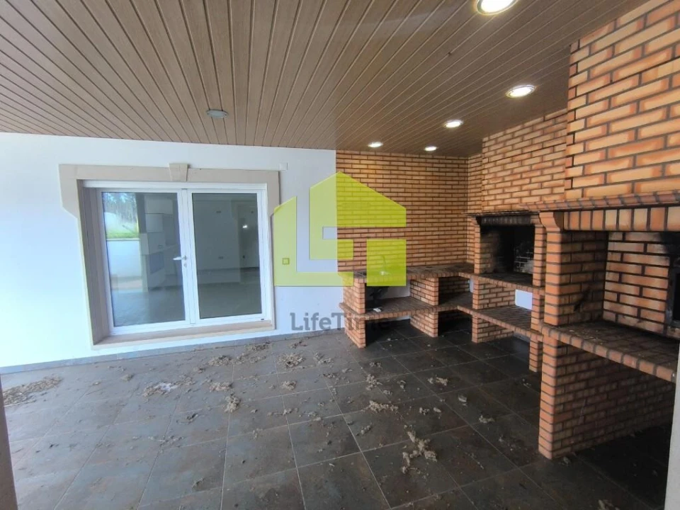 Moradia T5 para Venda em Bidoeira de Cima Foto 38