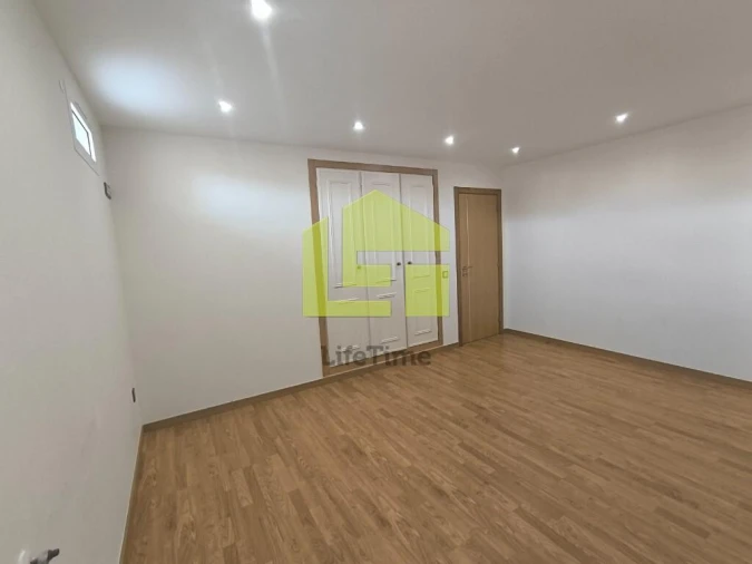 Moradia T5 para Venda em Bidoeira de Cima Foto 21