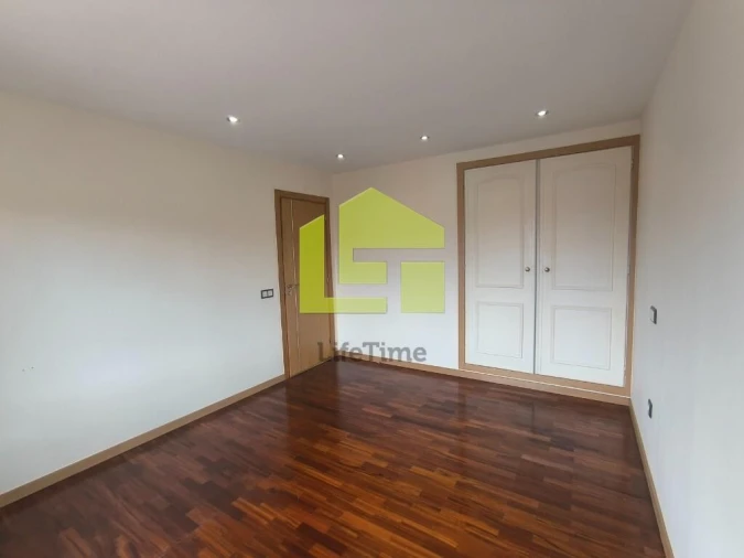 Moradia T5 para Venda em Bidoeira de Cima Foto 23