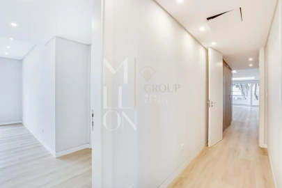 Apartamento T3 para Venda em Carcavelos e Parede