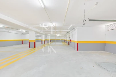 Apartamento T3 para Venda em Carcavelos e Parede