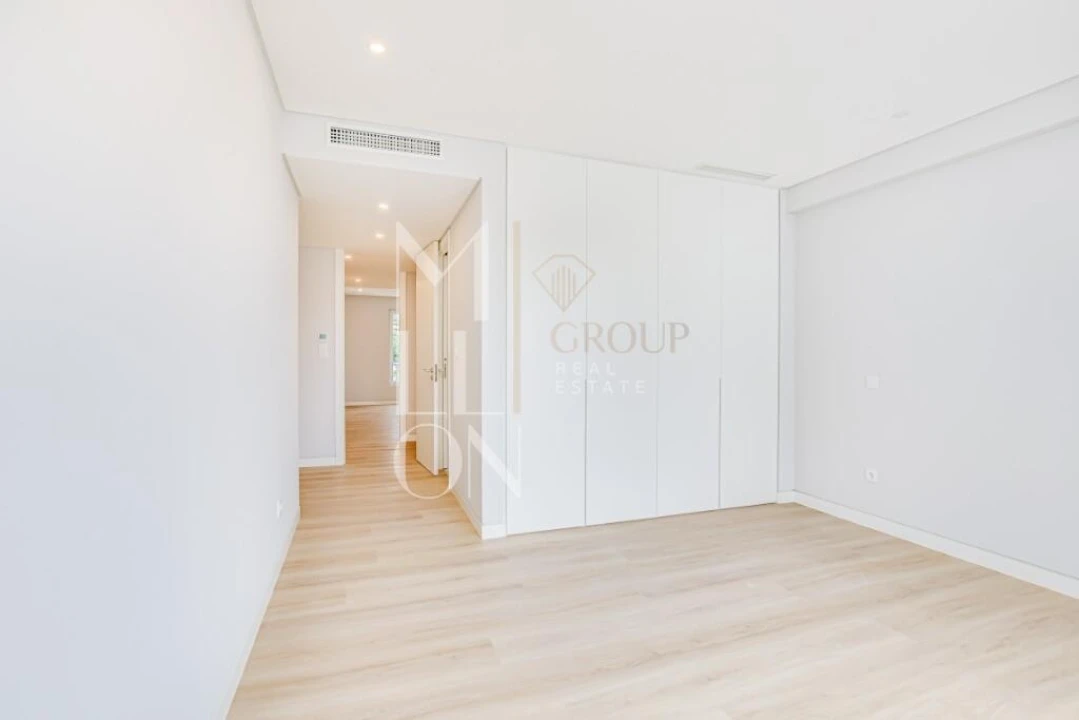 Apartamento T3 para Venda em Carcavelos e Parede Foto 35