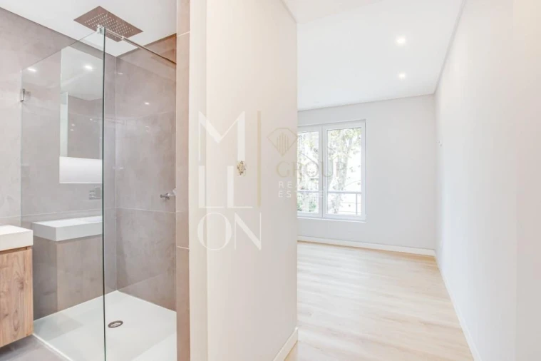 Apartamento T3 para Venda em Carcavelos e Parede Foto 22