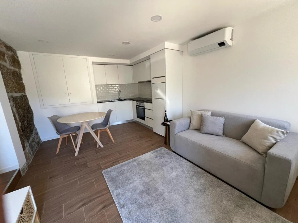 Prédio para Venda em Urgezes Foto 1