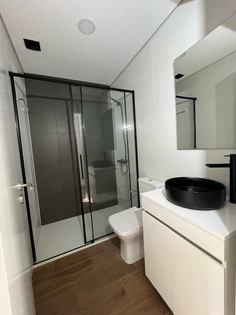 Prédio para Venda em Urgezes Foto 24