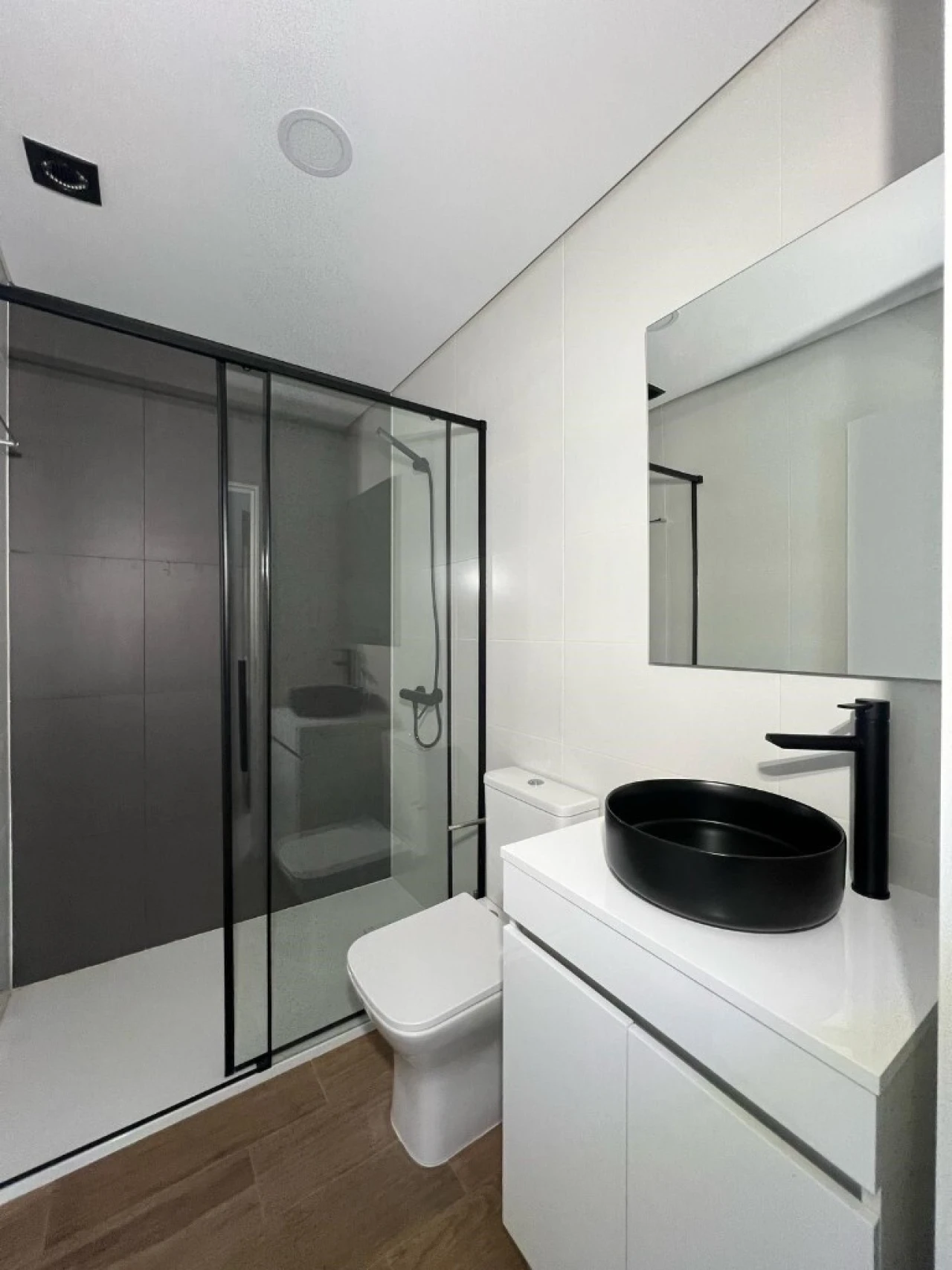 Prédio para Venda em Urgezes Foto 23