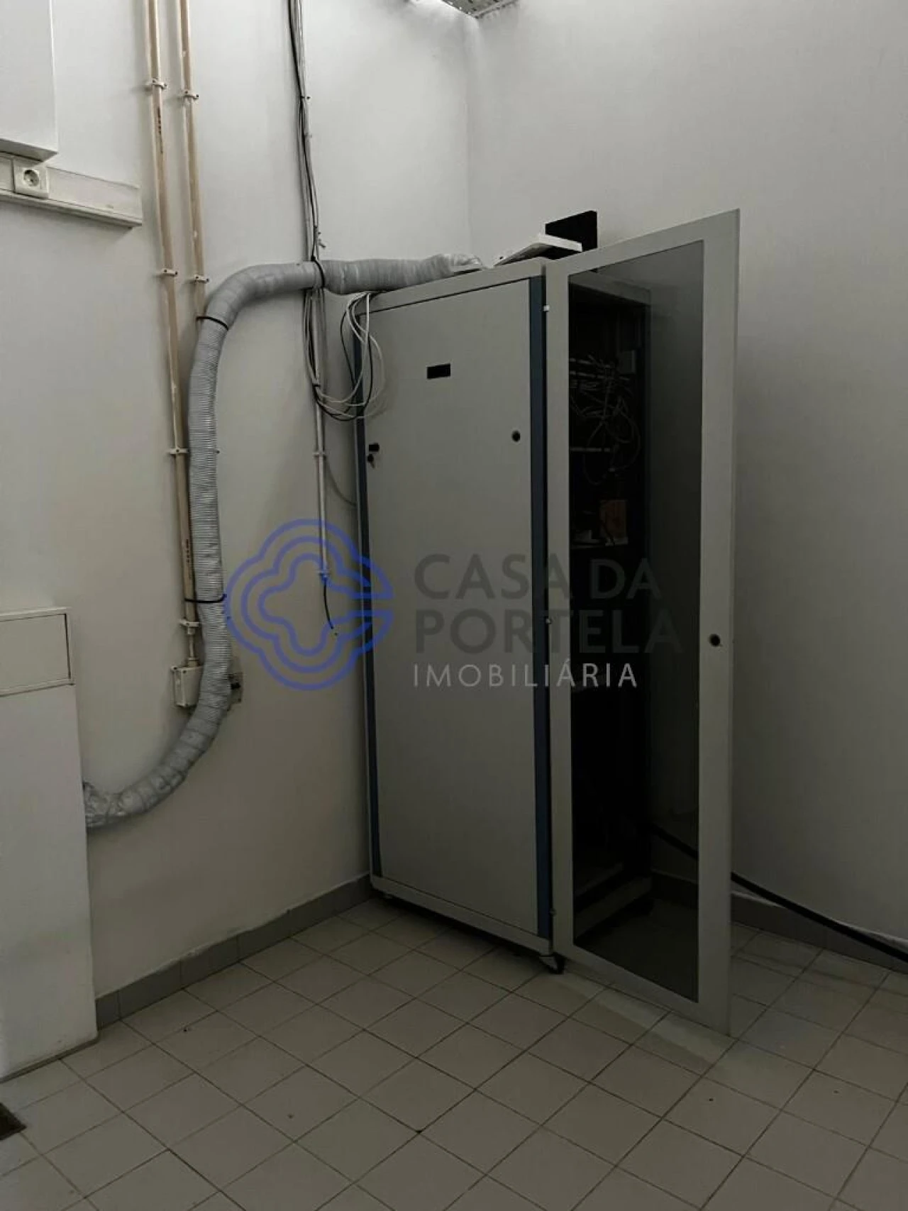 Loja para Arrendamento em Paranhos Foto 9