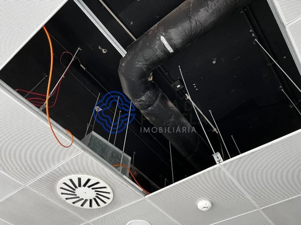 Loja para Arrendamento em Paranhos Foto 23