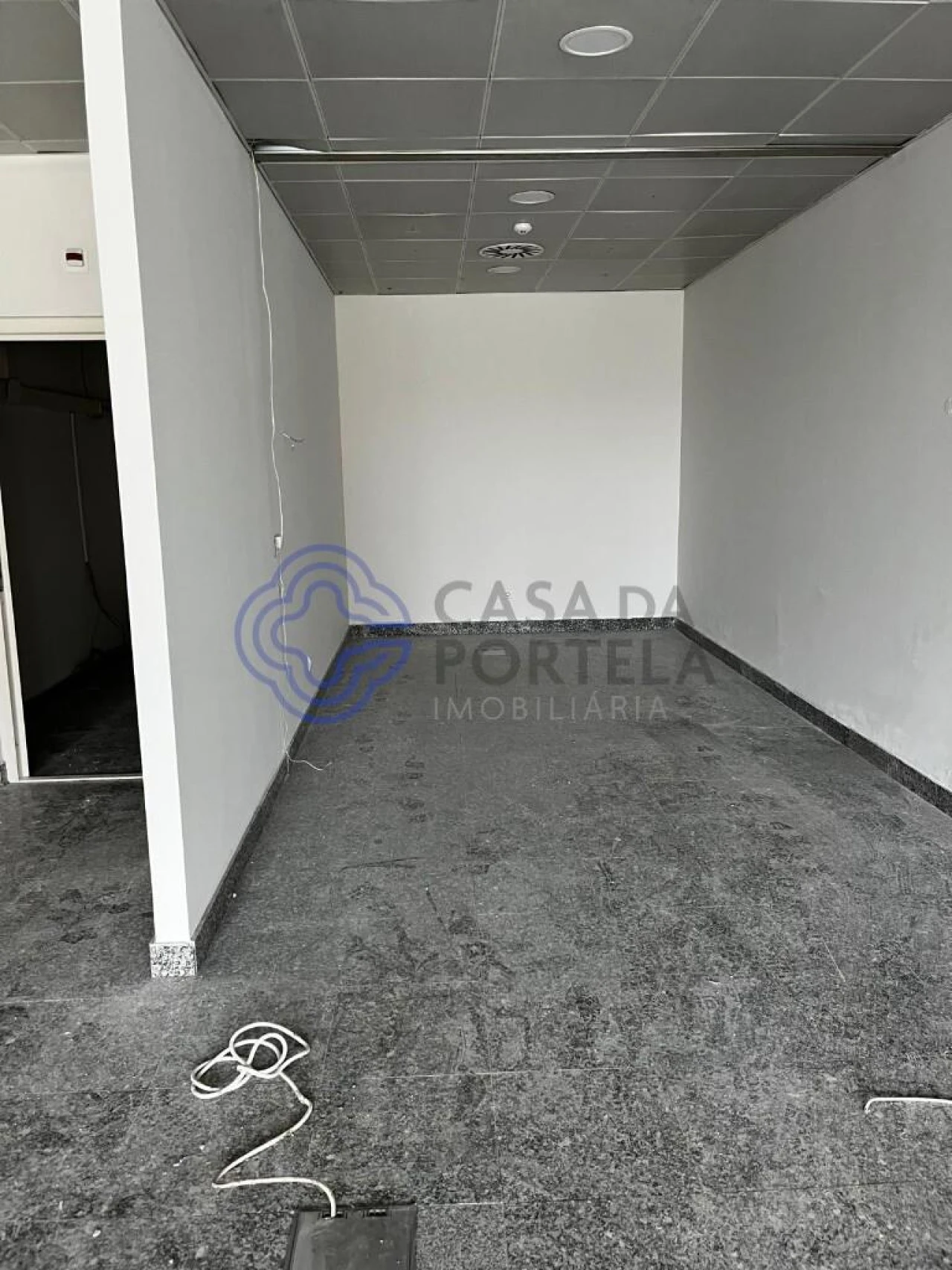 Loja para Arrendamento em Paranhos Foto 14