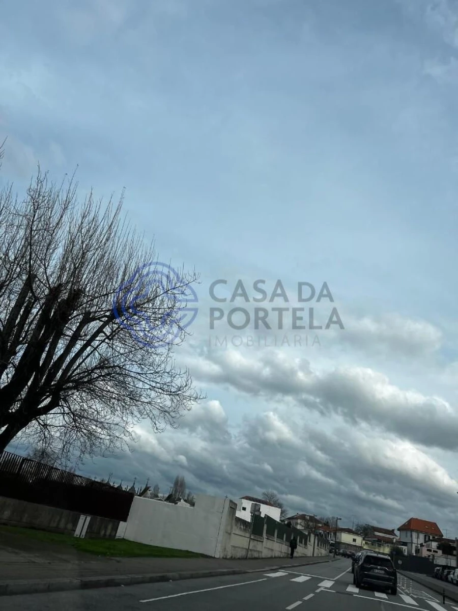 Loja para Arrendamento em Paranhos Foto 10