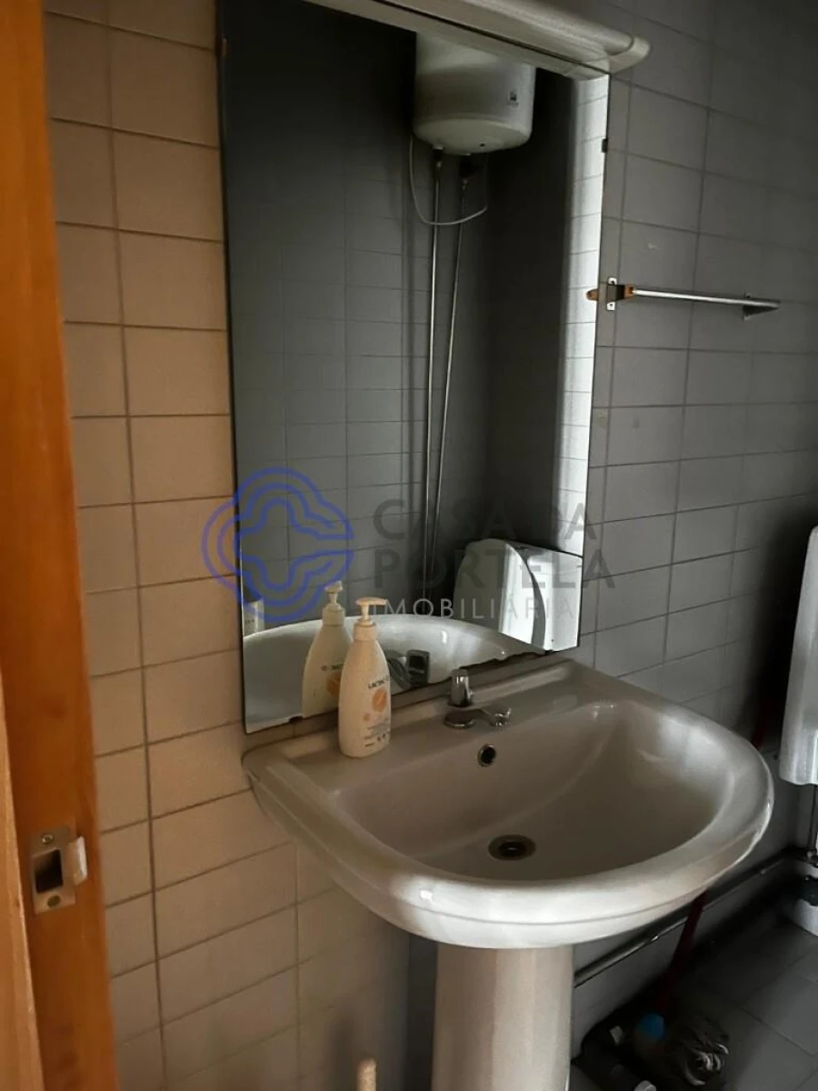 Loja para Arrendamento em Paranhos Foto 8