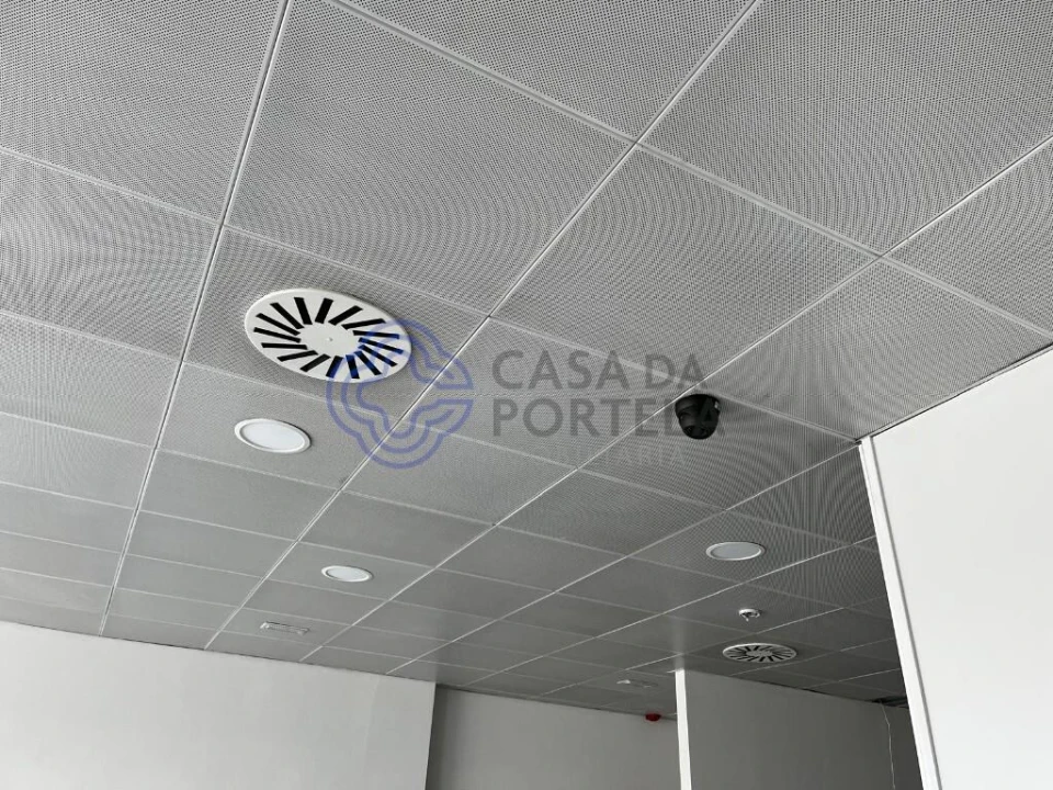 Loja para Arrendamento em Paranhos Foto 5