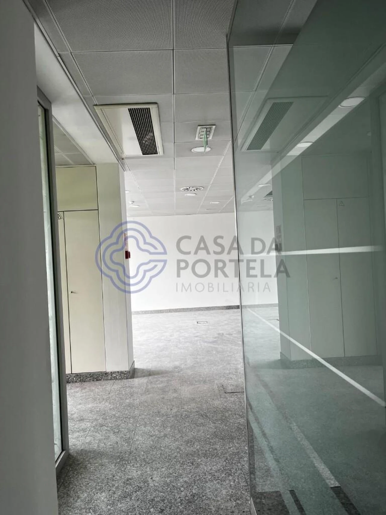 Loja para Arrendamento em Paranhos Foto 20