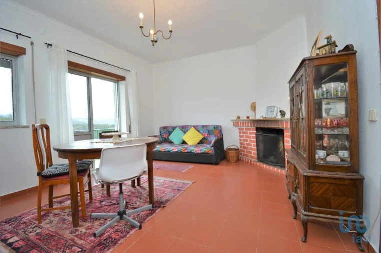 Moradia T3 para Venda em Alvares Foto 9