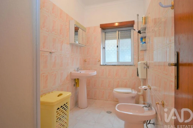 Moradia T3 para Venda em Alvares Foto 19