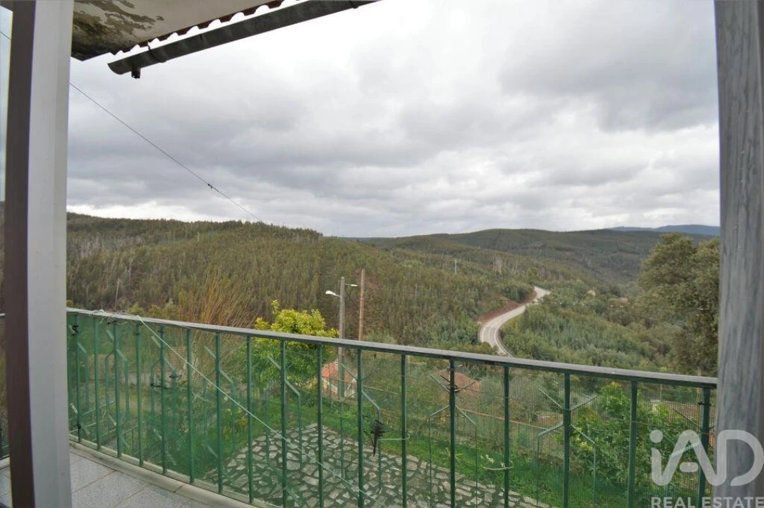 Moradia T3 para Venda em Alvares Foto 16