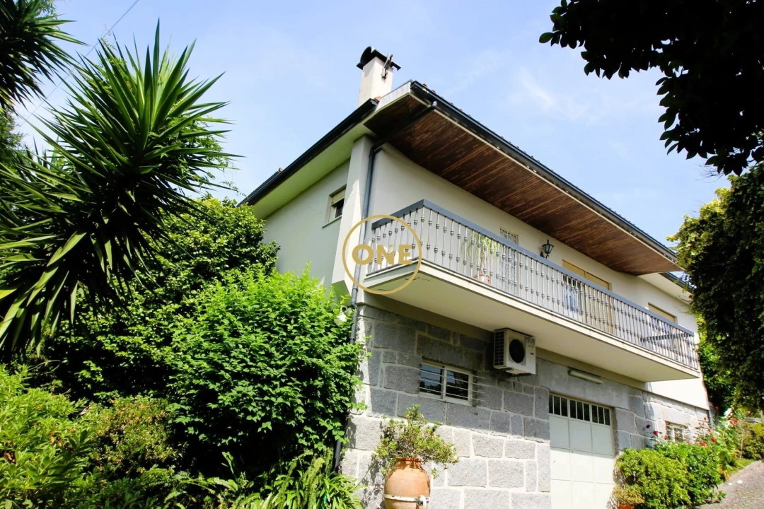 Moradia T4 para Venda em Brufe Foto 3