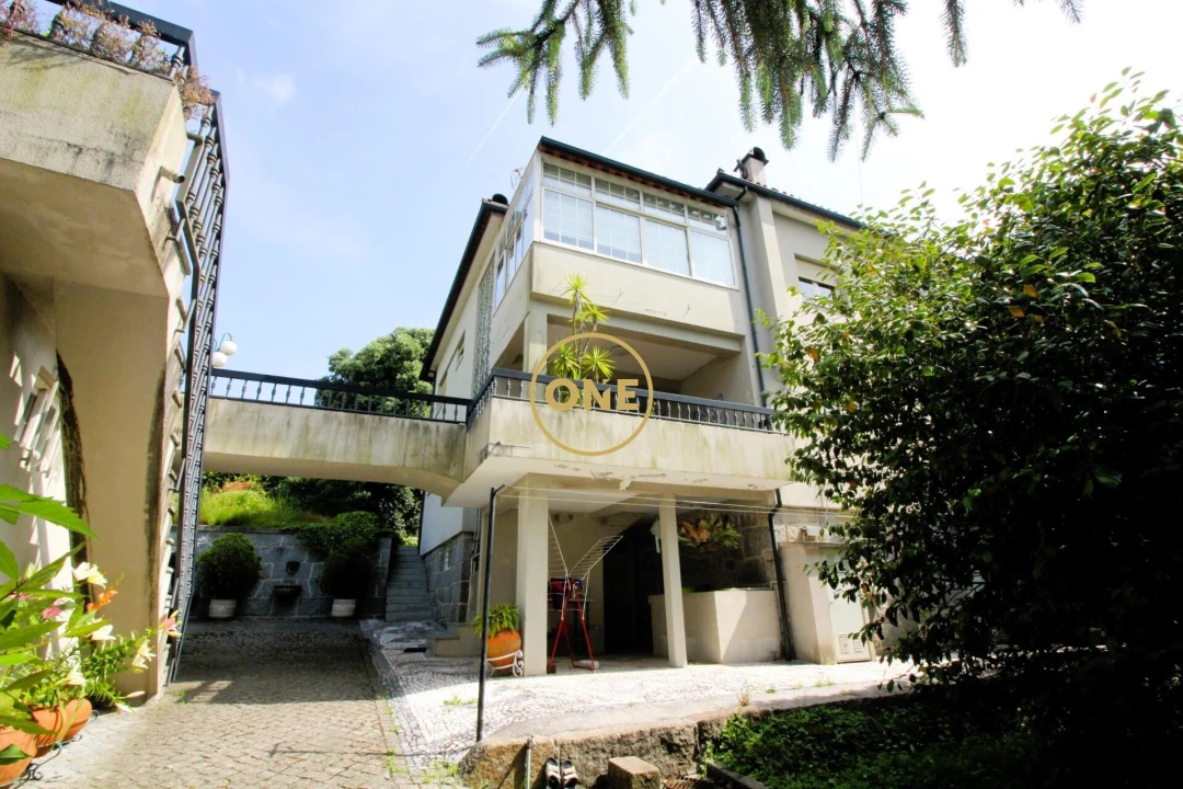 Moradia T4 para Venda em Brufe Foto 2