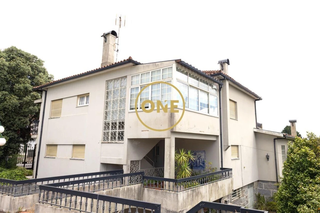 Moradia T4 para Venda em Brufe Foto 6