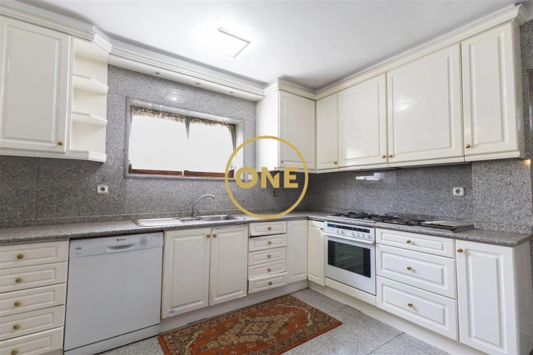 Moradia T4 para Venda em Brufe Foto 12