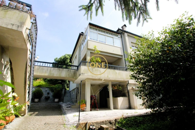 Moradia T4 para Venda em Brufe Foto 2