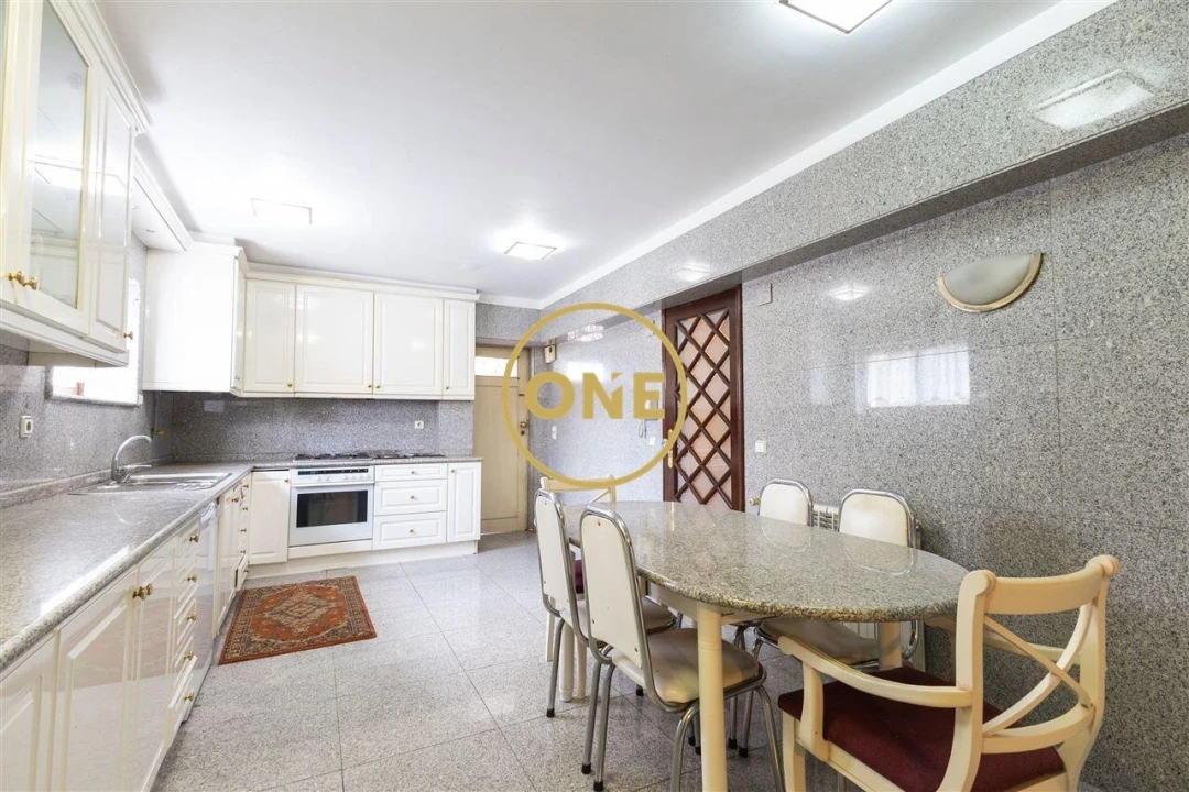 Moradia T4 para Venda em Brufe Foto 11