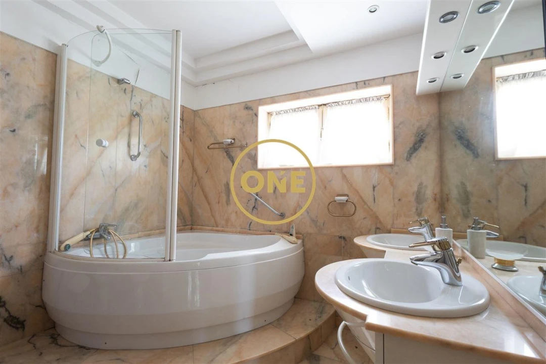 Moradia T4 para Venda em Brufe Foto 26