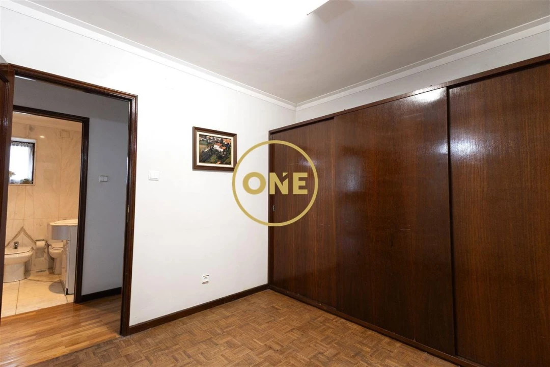 Moradia T4 para Venda em Brufe Foto 17