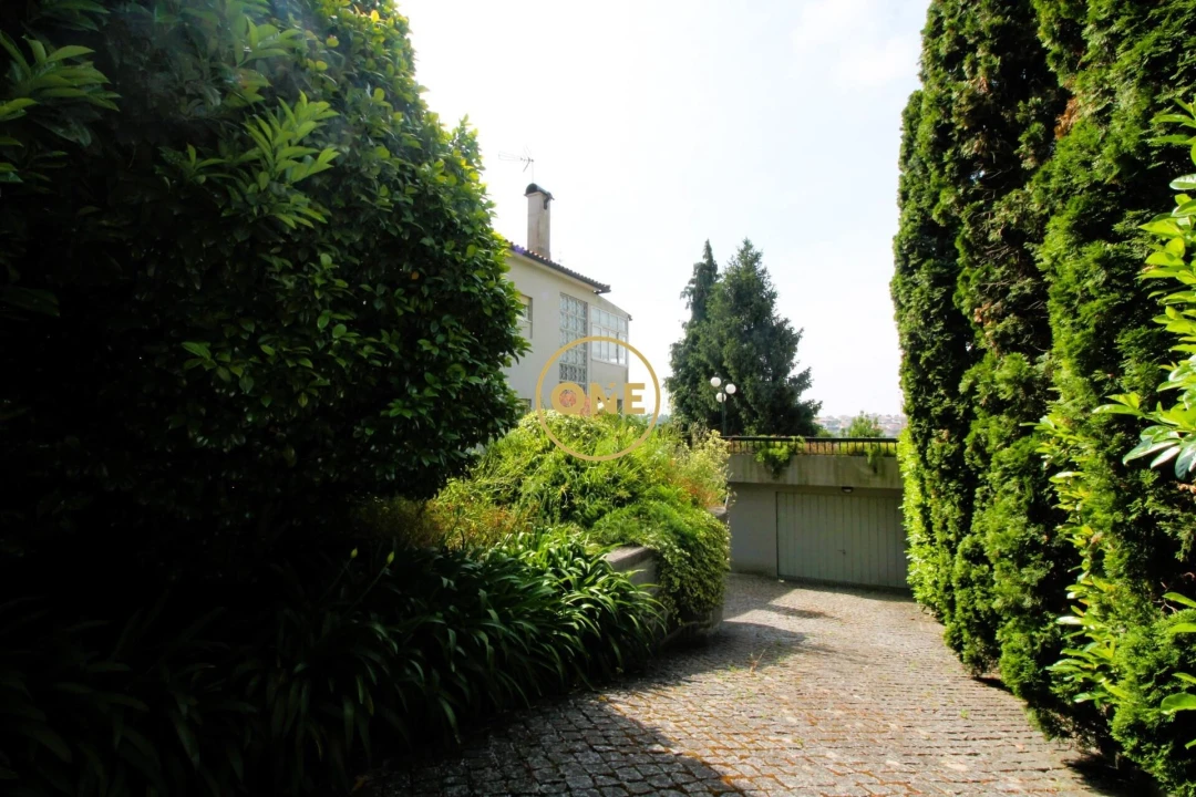 Moradia T4 para Venda em Brufe Foto 1